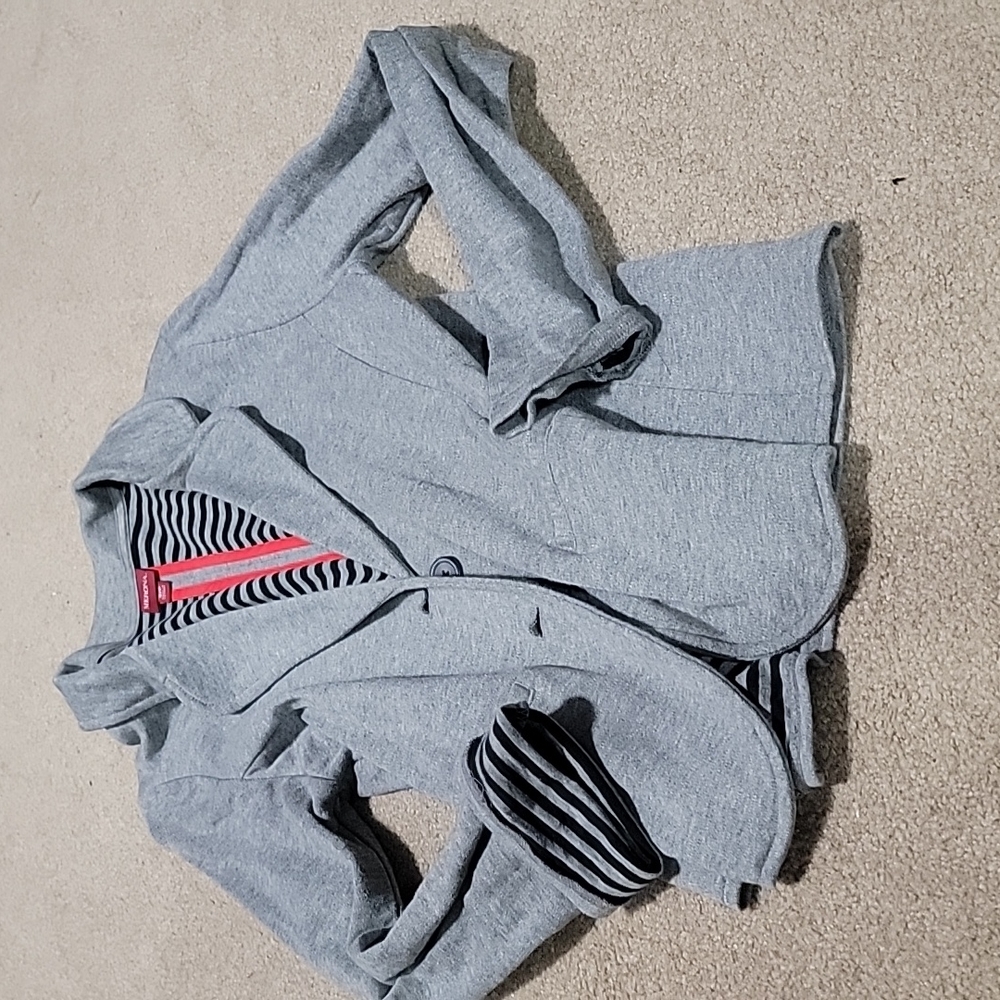 Merona t-shirt blazer size small